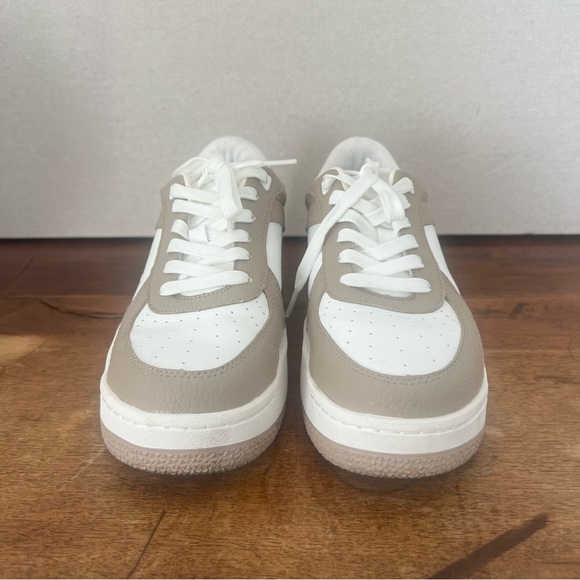 ALO Recovery Mode White and Tan Sneakers-size women's 8/men's 6.5 - Picture 2 of 12